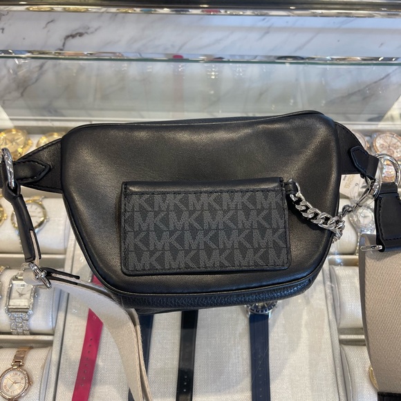 Michael Kors Maisie 2 In 1 Small Leather Waist pack Fanny pack Bag (Black) MK - Picture 12 of 16